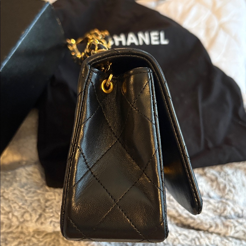 CHANEL mini Matelasse Lambskin Full Flap. - Picture 8 of 17